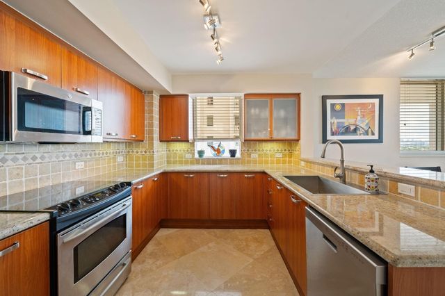 2011 N Ocean Boulevard 902, Fort Lauderdale, FL 33305