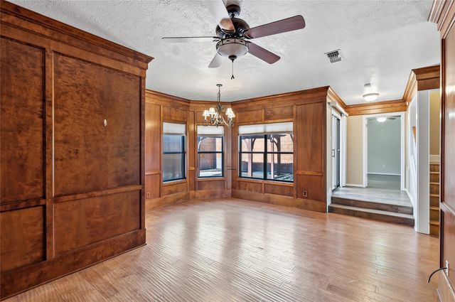 904 Bob White Street, Bryan, TX 77802