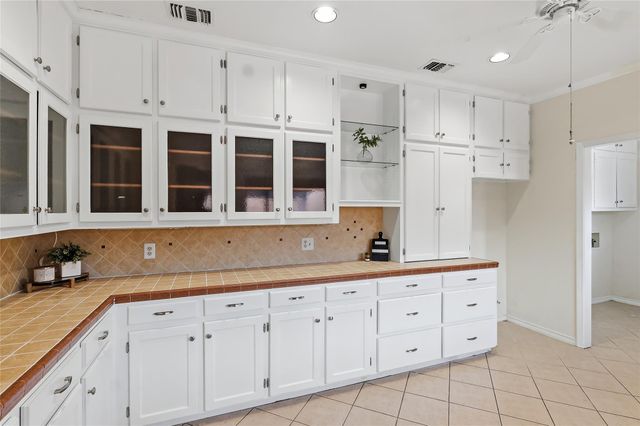 904 Bob White Street, Bryan, TX 77802