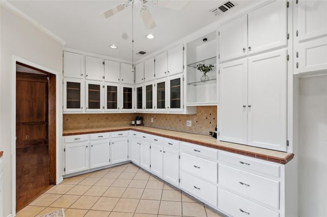 904 Bob White Street, Bryan, TX 77802