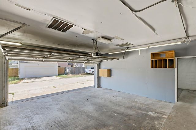 904 Bob White Street, Bryan, TX 77802