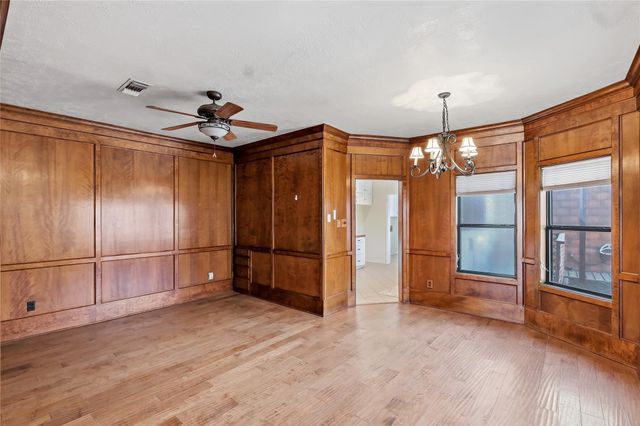 904 Bob White Street, Bryan, TX 77802