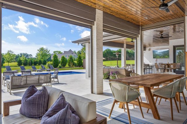 125 Cedar Ridge Ln, Crossville, TN 38555