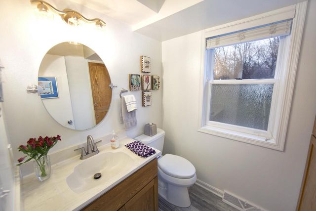 12437 Emily LANE, Mequon, WI 53092