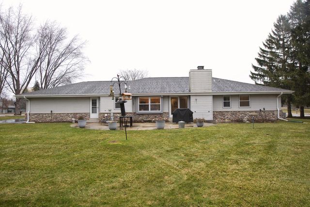 12437 Emily LANE, Mequon, WI 53092