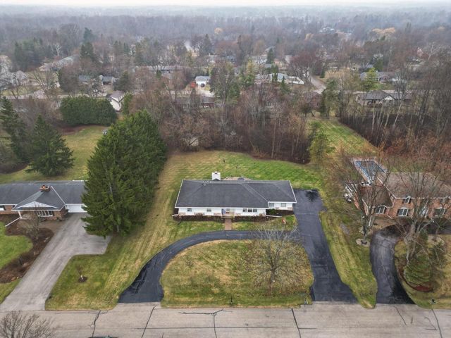12437 Emily LANE, Mequon, WI 53092