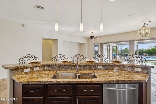 8721 E NANCE Street E, Mesa, AZ 85207