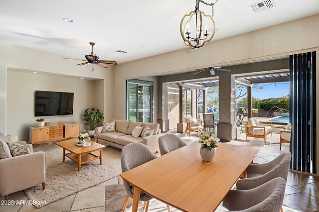 8721 E NANCE Street E, Mesa, AZ 85207