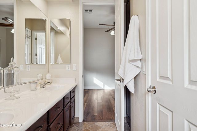 8721 E NANCE Street E, Mesa, AZ 85207