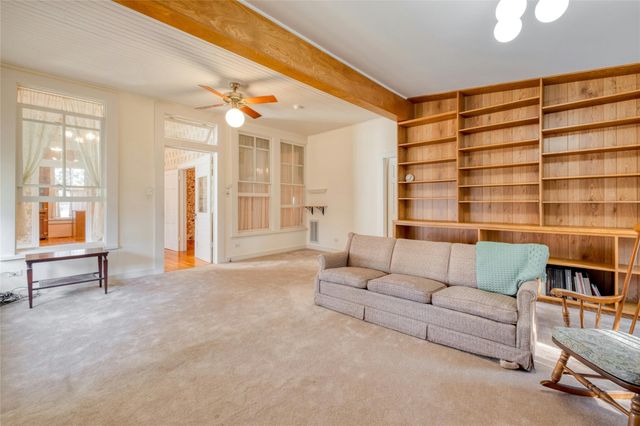 541 N Main Street, La Grange, TX 78945