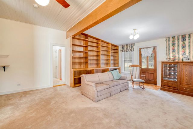 541 N Main Street, La Grange, TX 78945