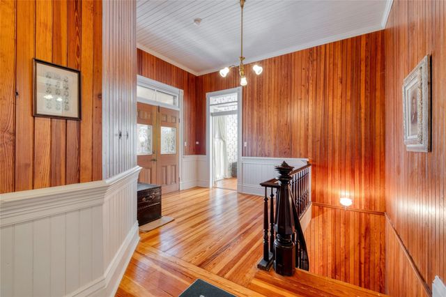 541 N Main Street, La Grange, TX 78945