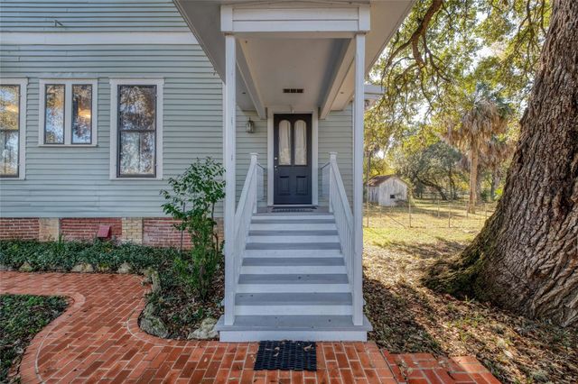 541 N Main Street, La Grange, TX 78945
