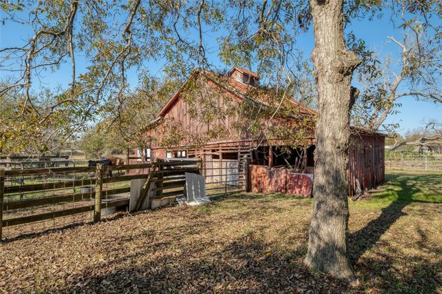 541 N Main Street, La Grange, TX 78945