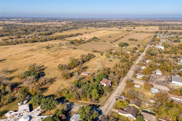 541 N Main Street, La Grange, TX 78945