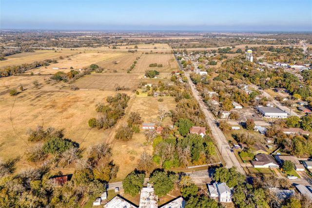 541 N Main Street, La Grange, TX 78945