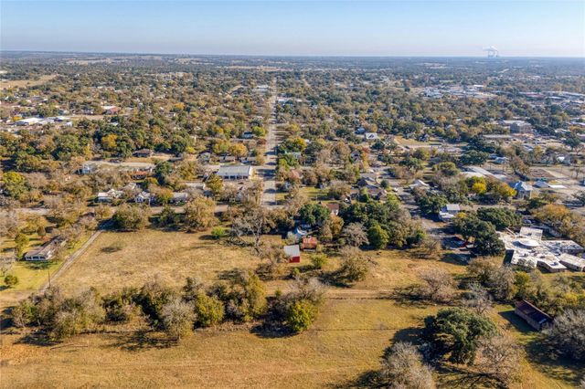 541 N Main Street, La Grange, TX 78945