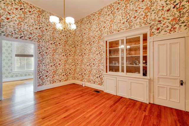 541 N Main Street, La Grange, TX 78945