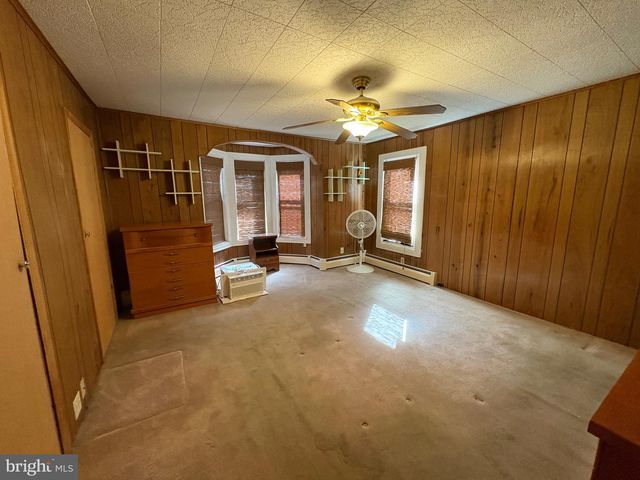 39 FRANKLIN ST, Penns Grove, NJ 08069