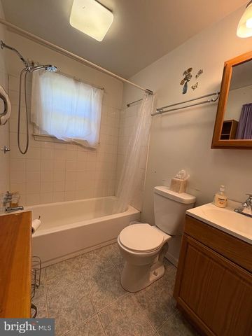 39 FRANKLIN ST, Penns Grove, NJ 08069