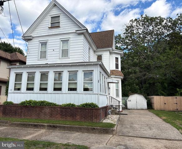 39 FRANKLIN ST, Penns Grove, NJ 08069