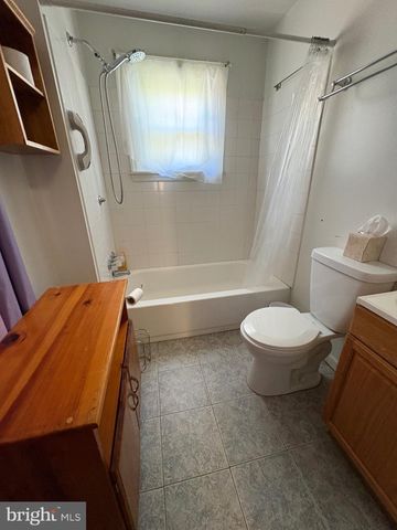 39 FRANKLIN ST, Penns Grove, NJ 08069