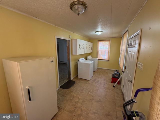 39 FRANKLIN ST, Penns Grove, NJ 08069
