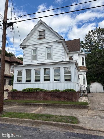 39 FRANKLIN ST, Penns Grove, NJ 08069