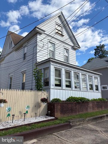 39 FRANKLIN ST, Penns Grove, NJ 08069