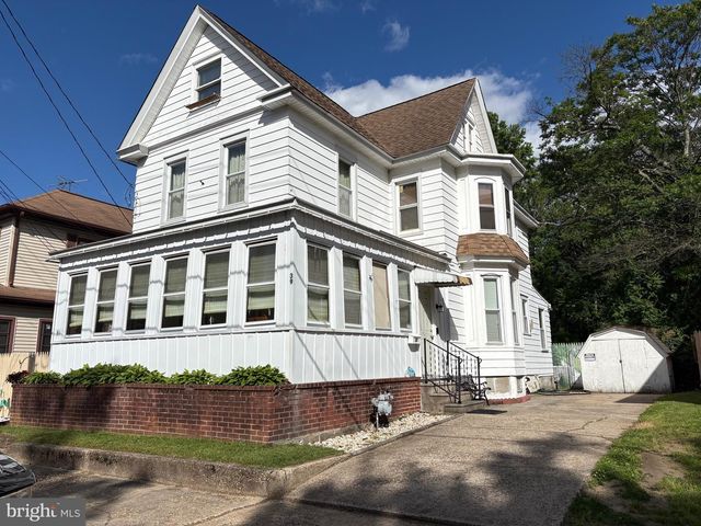 39 FRANKLIN ST, Penns Grove, NJ 08069