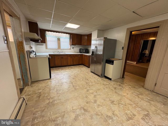 39 FRANKLIN ST, Penns Grove, NJ 08069