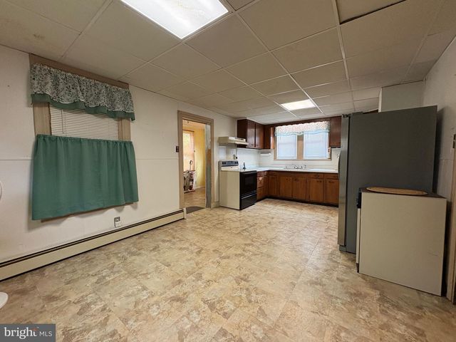 39 FRANKLIN ST, Penns Grove, NJ 08069