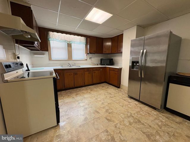 39 FRANKLIN ST, Penns Grove, NJ 08069