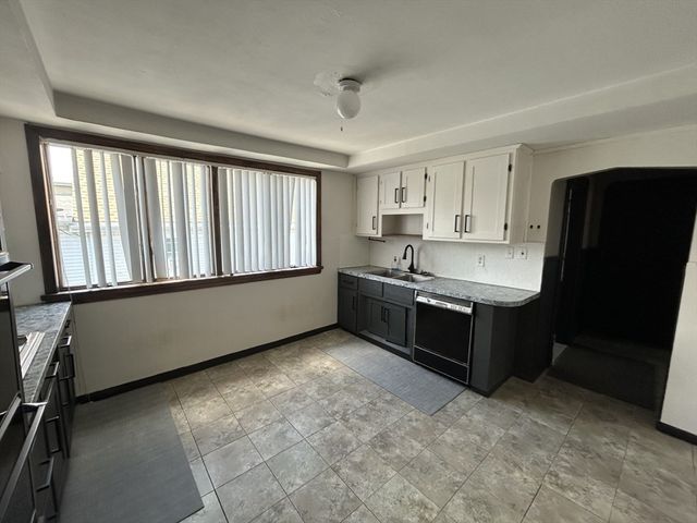 29 Oakland Ave, Everett, MA 02149