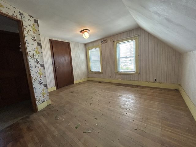 29 Oakland Ave, Everett, MA 02149
