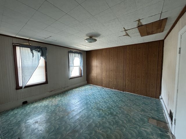 29 Oakland Ave, Everett, MA 02149