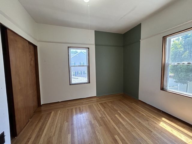 29 Oakland Ave, Everett, MA 02149