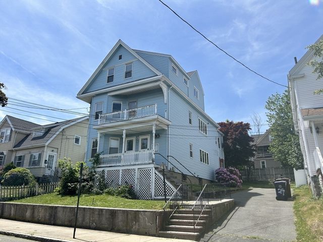 29 Oakland Ave, Everett, MA 02149