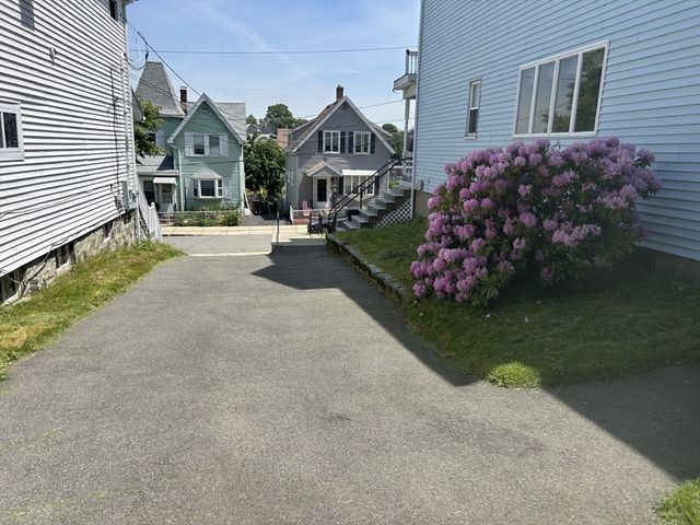 29 Oakland Ave, Everett, MA 02149