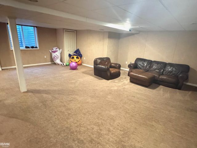 57421 River Oaks Drive, New Haven, MI 48048