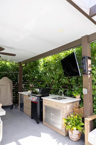 3205 SW 68th Ave 0, Miami, FL 33155