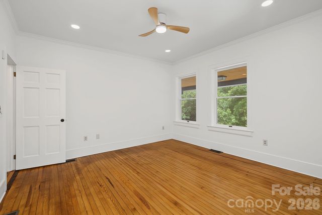 385 Chunns Cove Road, Asheville, NC 28805