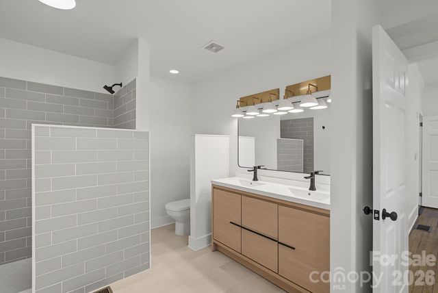 385 Chunns Cove Road, Asheville, NC 28805