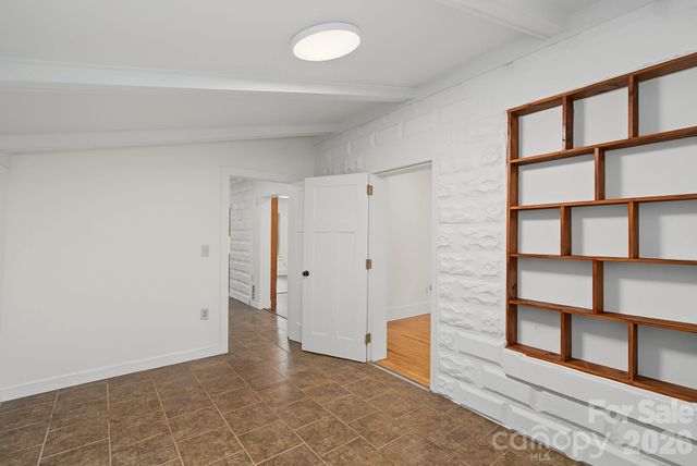 385 Chunns Cove Road, Asheville, NC 28805