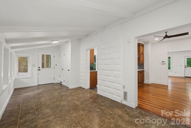 385 Chunns Cove Road, Asheville, NC 28805