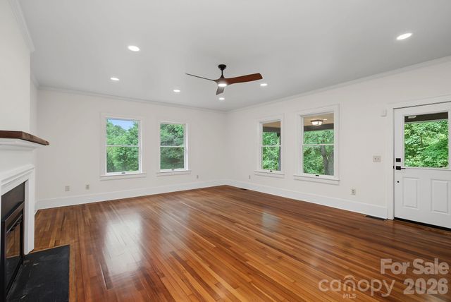 385 Chunns Cove Road, Asheville, NC 28805
