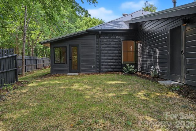 385 Chunns Cove Road, Asheville, NC 28805