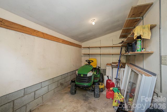 385 Chunns Cove Road, Asheville, NC 28805