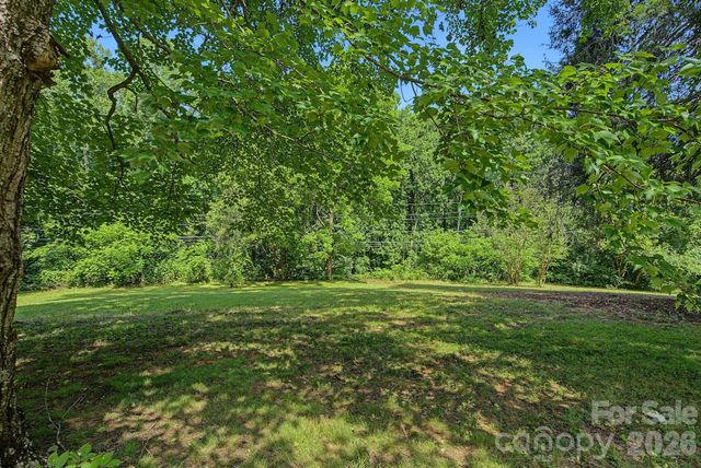 385 Chunns Cove Road, Asheville, NC 28805
