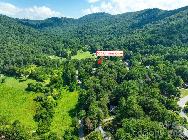 385 Chunns Cove Road, Asheville, NC 28805